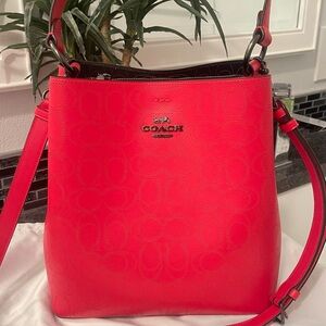 Coach Red Leather Shoulder Bag with Structured Design